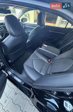 Седан Toyota Camry 2018 в 