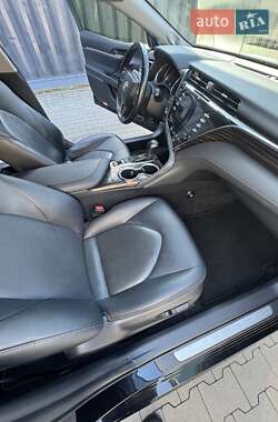 Седан Toyota Camry 2018 в 