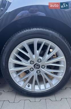 Седан Toyota Camry 2018 в 