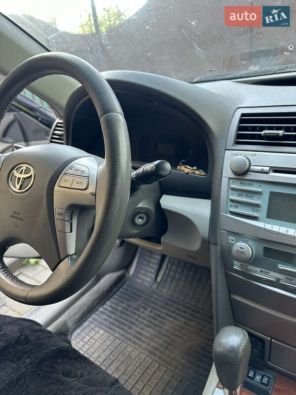 Седан Toyota Camry 2008 в Луцьку