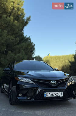 Седан Toyota Camry 2019 в Днепре