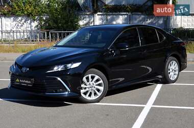 Седан Toyota Camry 2024 в 