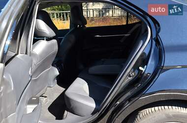 Седан Toyota Camry 2024 в 