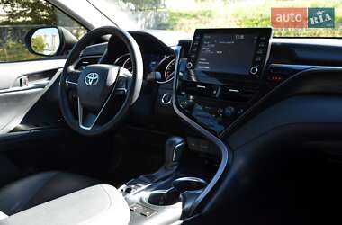 Седан Toyota Camry 2024 в 