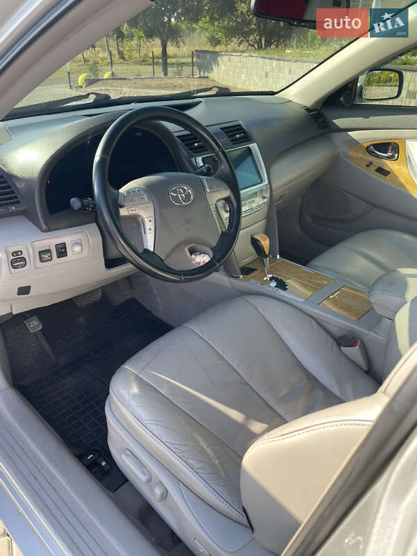 Седан Toyota Camry 2006 в Южному