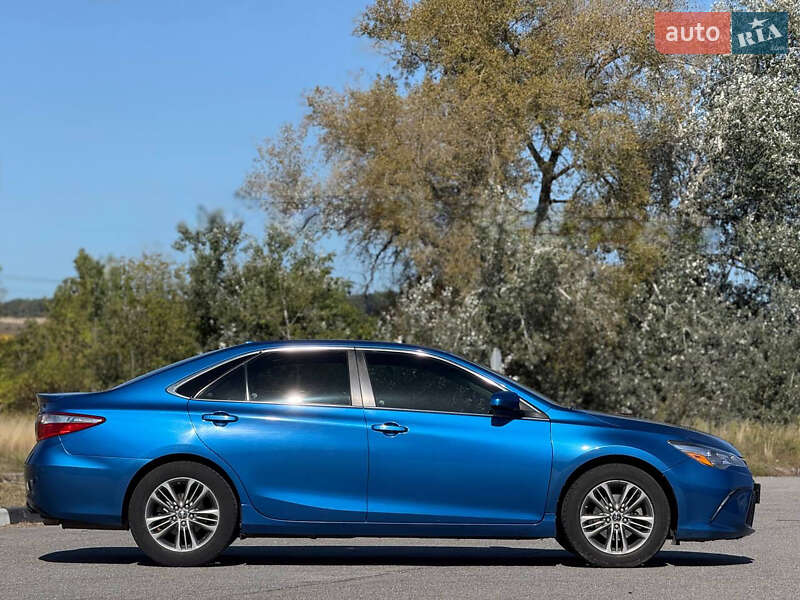 Седан Toyota Camry 2017 в Києві