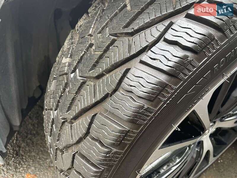 Седан Toyota Camry 2017 в Львове