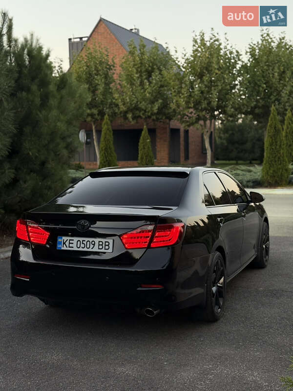 Седан Toyota Camry 2011 в Дніпрі