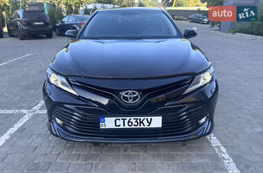 Седан Toyota Camry 2018 в Днепре