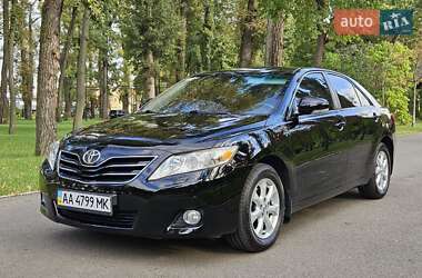 Седан Toyota Camry 2011 в Киеве