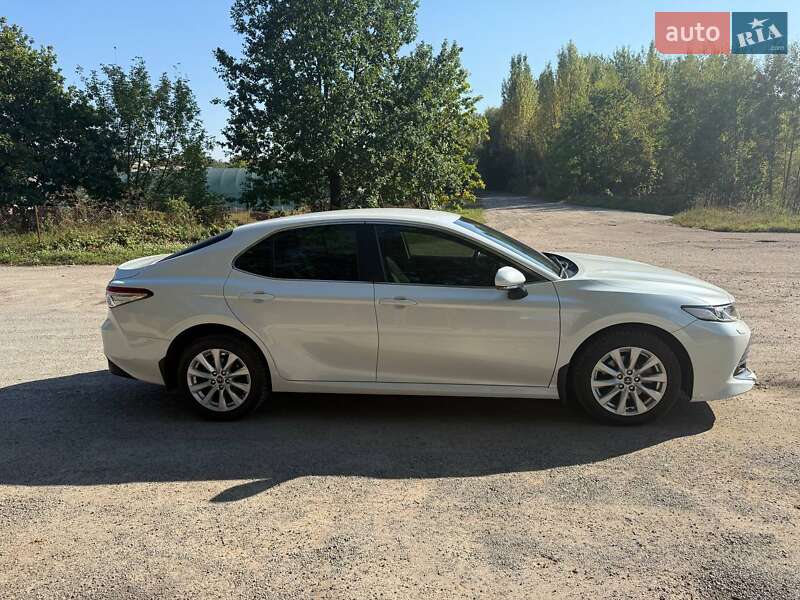 Седан Toyota Camry 2019 в Бердичеве