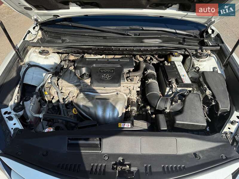 Седан Toyota Camry 2019 в Бердичеве