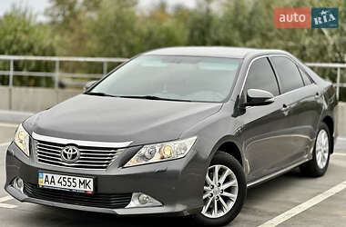 Седан Toyota Camry 2012 в Киеве