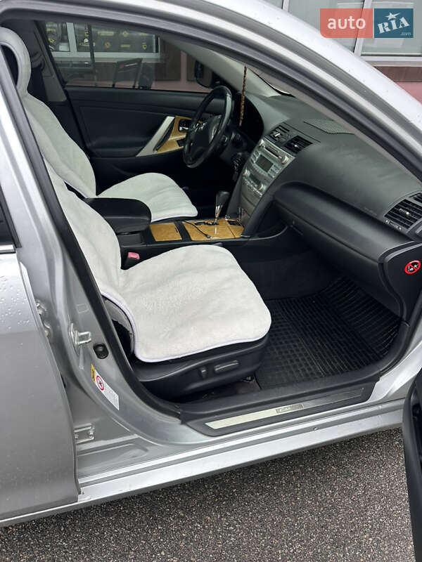 Седан Toyota Camry 2007 в Глевасі