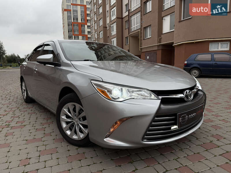 Toyota Camry 2016