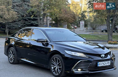 Седан Toyota Camry 2023 в Днепре