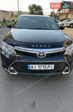 Седан Toyota Camry 2016 в Вишневом