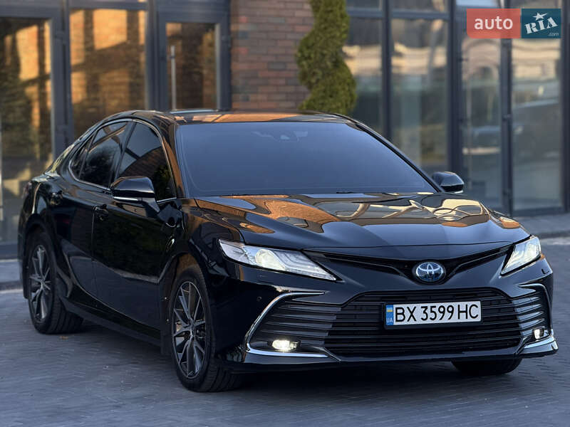 Toyota Camry 2021
