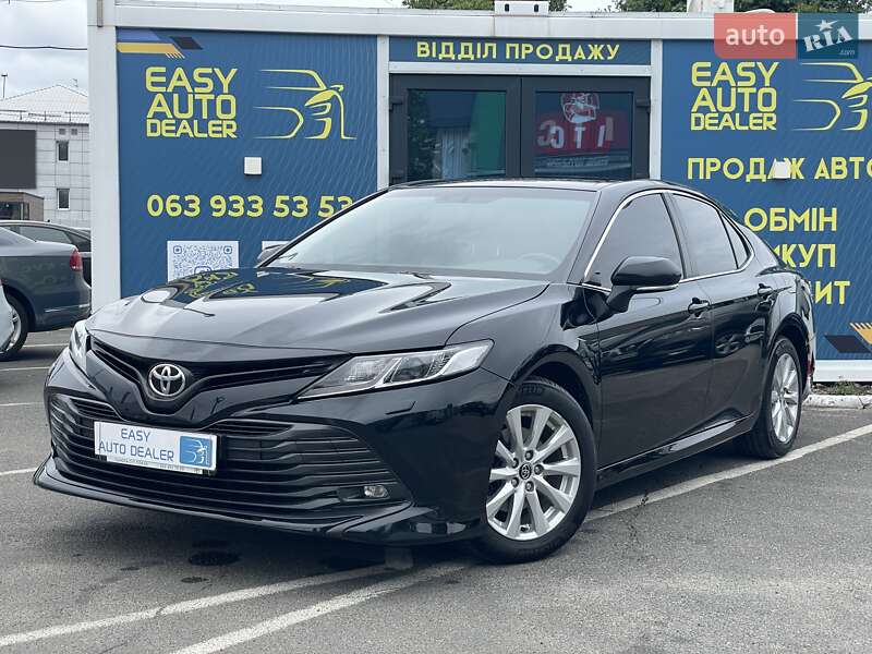 Toyota Camry 2019