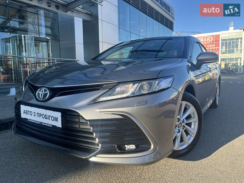 Toyota Camry 2023