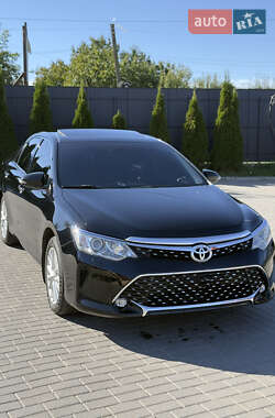 Седан Toyota Camry 2015 в Городке