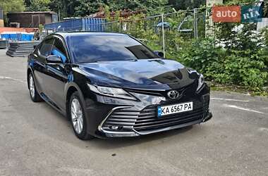 Седан Toyota Camry 2022 в Киеве