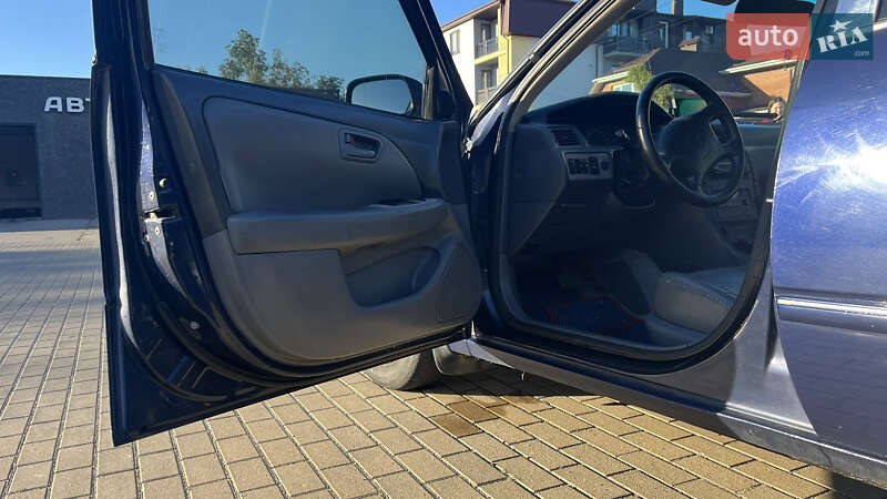 Седан Toyota Camry 1999 в Вінниці