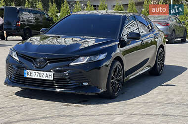 Седан Toyota Camry 2019 в Днепре