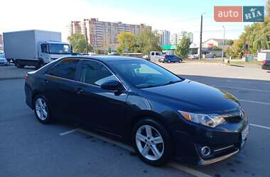 Седан Toyota Camry 2014 в Виннице