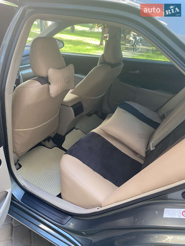 Седан Toyota Camry 2014 в Броварах