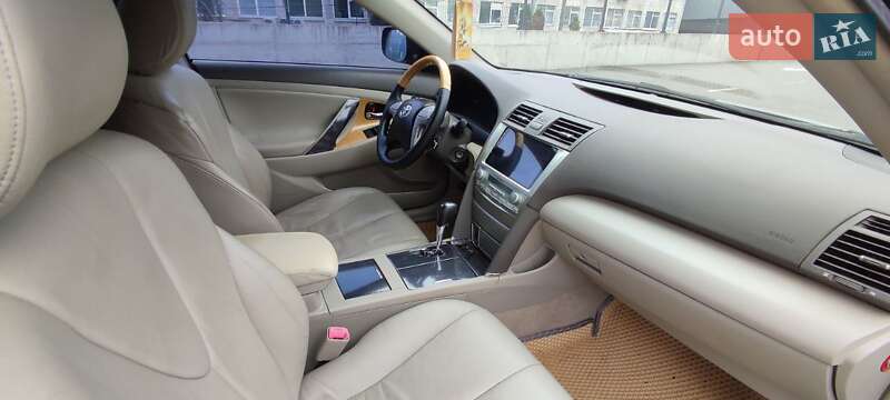 Седан Toyota Camry 2007 в Києві
