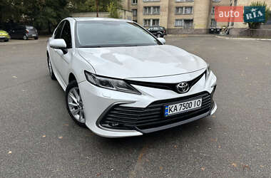 Седан Toyota Camry 2021 в Києві