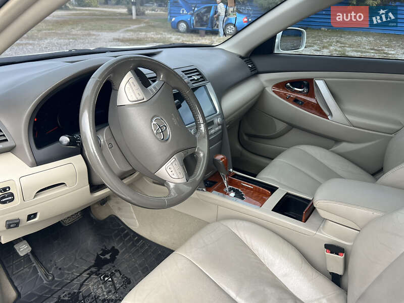 Седан Toyota Camry 2011 в Харкові