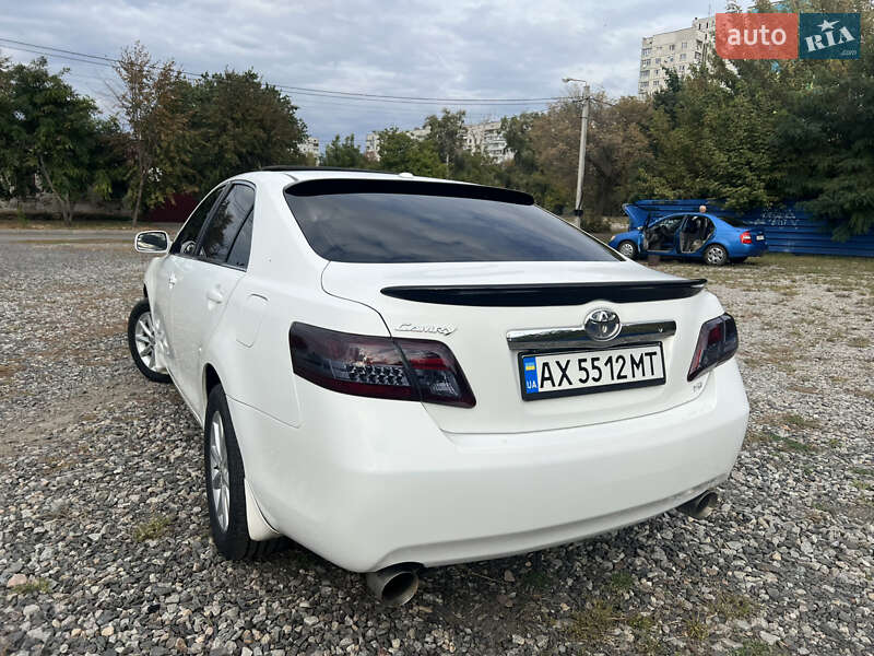Седан Toyota Camry 2011 в Харкові