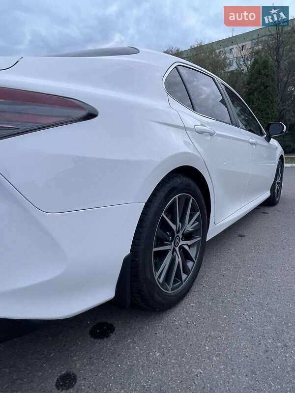 Седан Toyota Camry 2021 в Полтаві