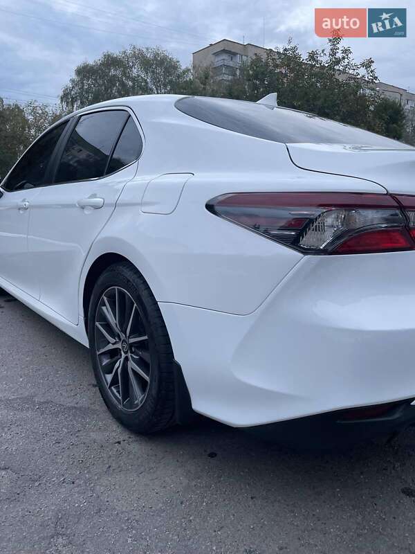 Седан Toyota Camry 2021 в Полтаві