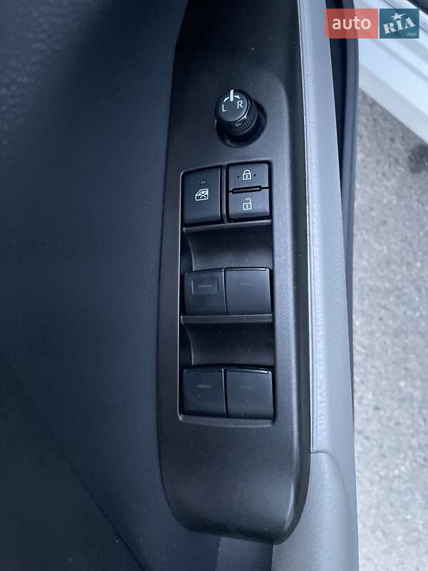 Седан Toyota Camry 2021 в Полтаві