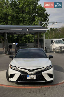 Седан Toyota Camry 2017 в Броварах