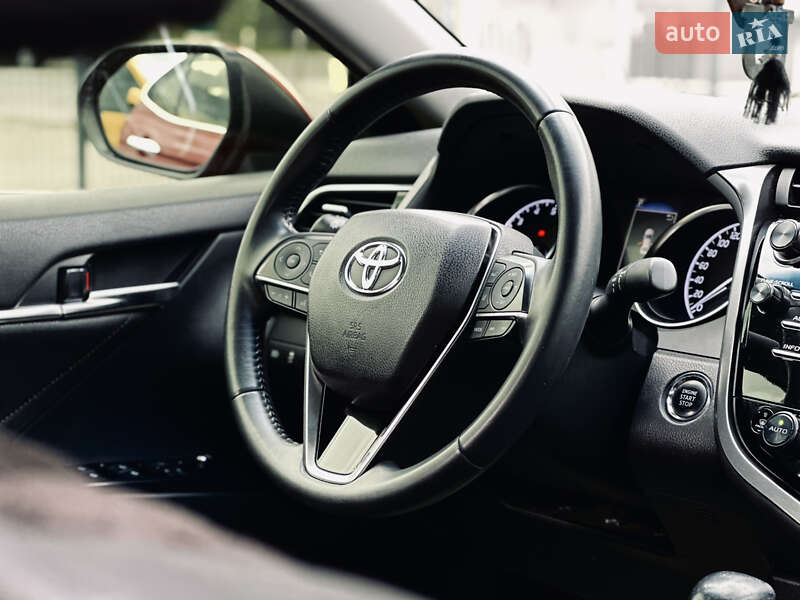 Седан Toyota Camry 2018 в Кременчуці