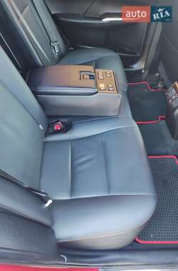 Седан Toyota Camry 2016 в 