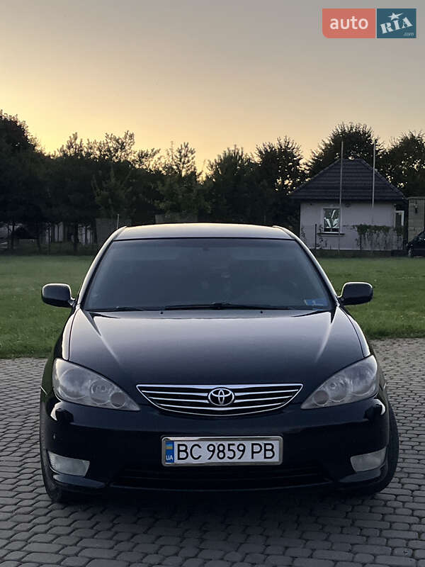 Седан Toyota Camry 2004 в  фото Седан Toyota Camry 2004 в