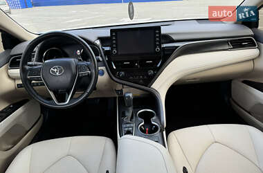 Седан Toyota Camry 2021 в 