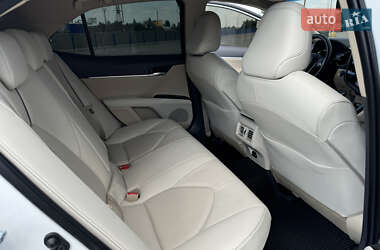 Седан Toyota Camry 2021 в 