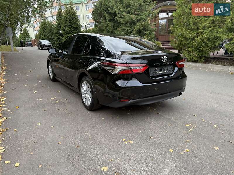 Седан Toyota Camry 2024 в Києві