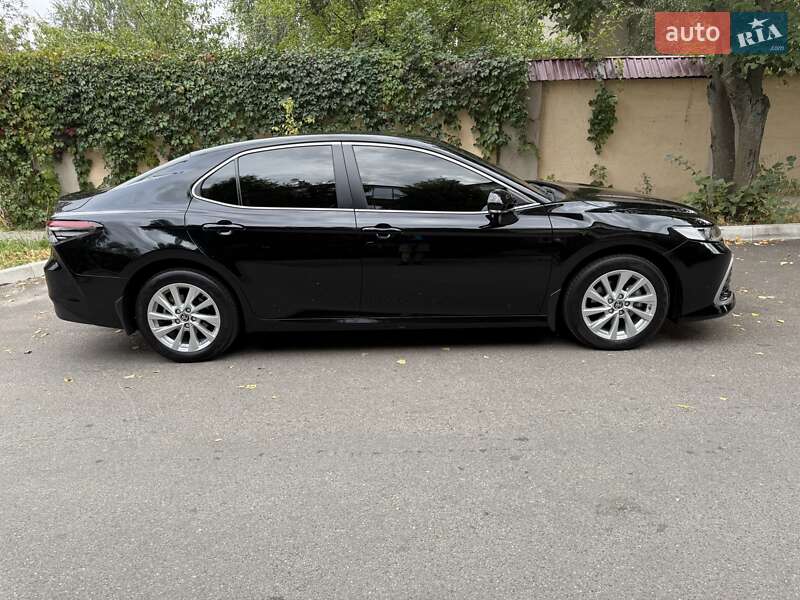 Седан Toyota Camry 2024 в Києві