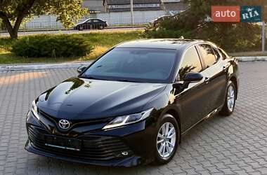 Седан Toyota Camry 2018 в Киеве