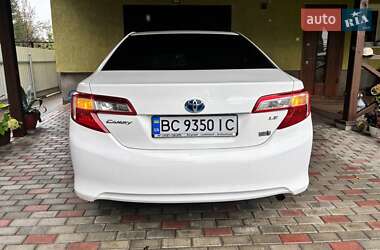 Седан Toyota Camry 2013 в 