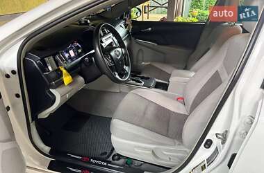 Седан Toyota Camry 2013 в 