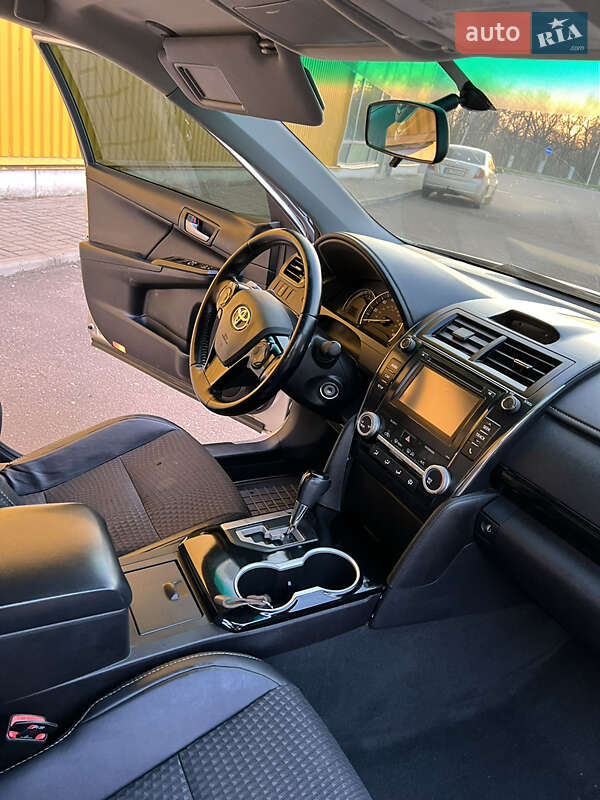 Седан Toyota Camry 2014 в Николаеве фото 24 Седан Toyota Camry 2014 в Николаеве