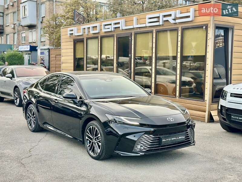 Toyota Camry 2025